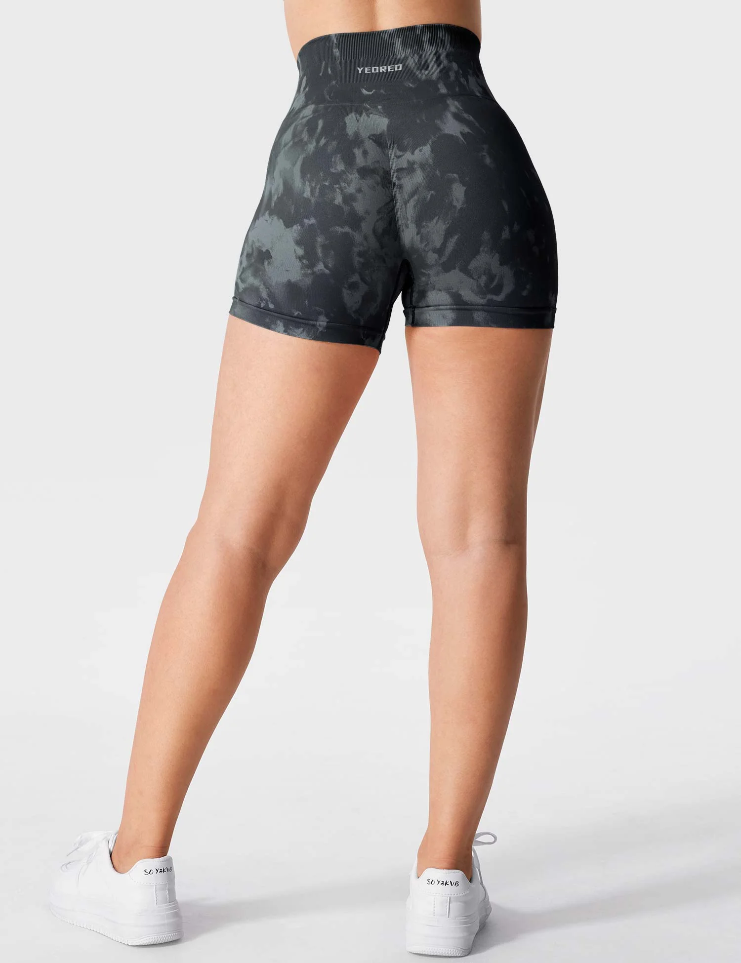 Yeoreo Seamless Print Jada Shorts - Image 10