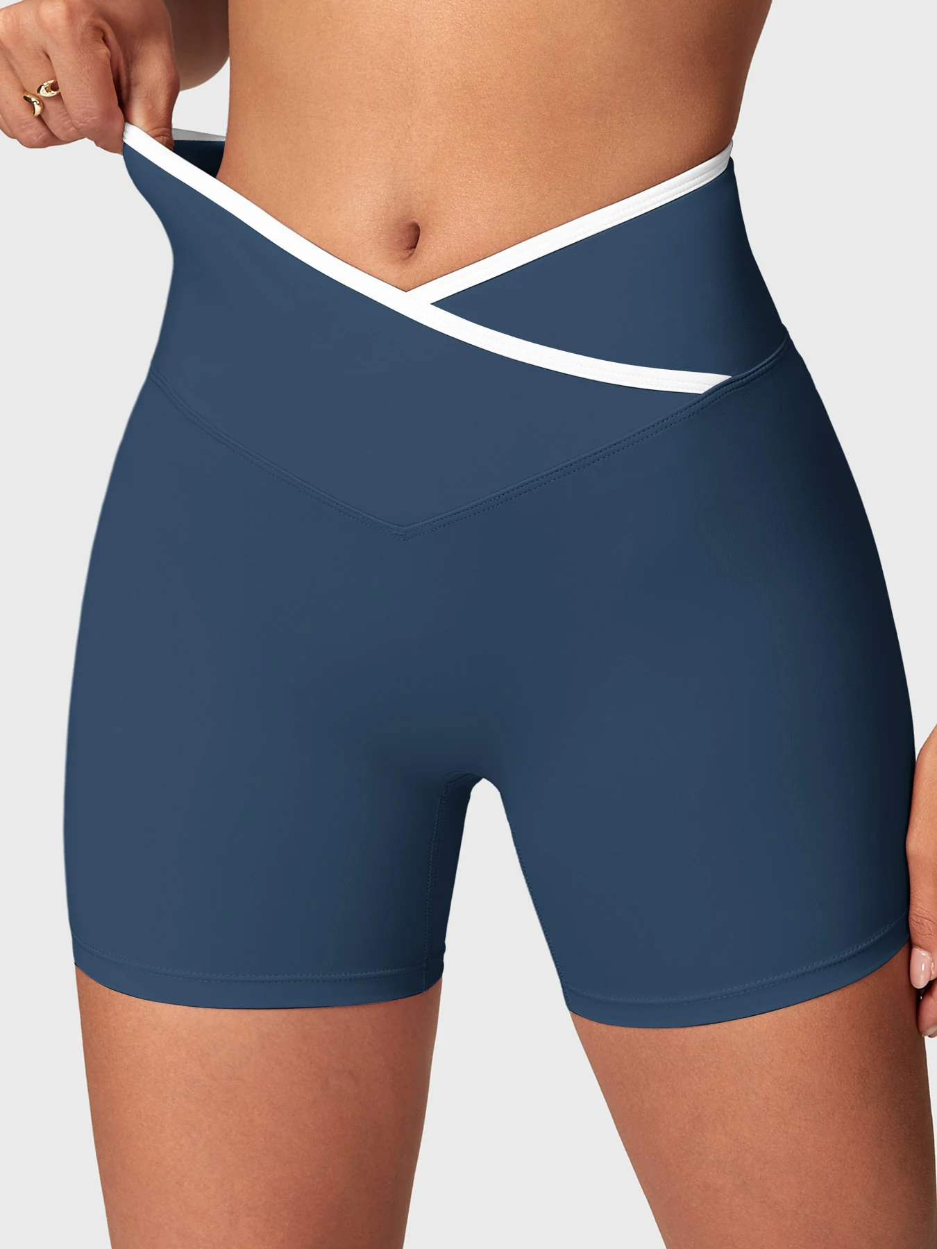 Yeoreo Alberta Contrast Trim Short Sports Set - Image 34