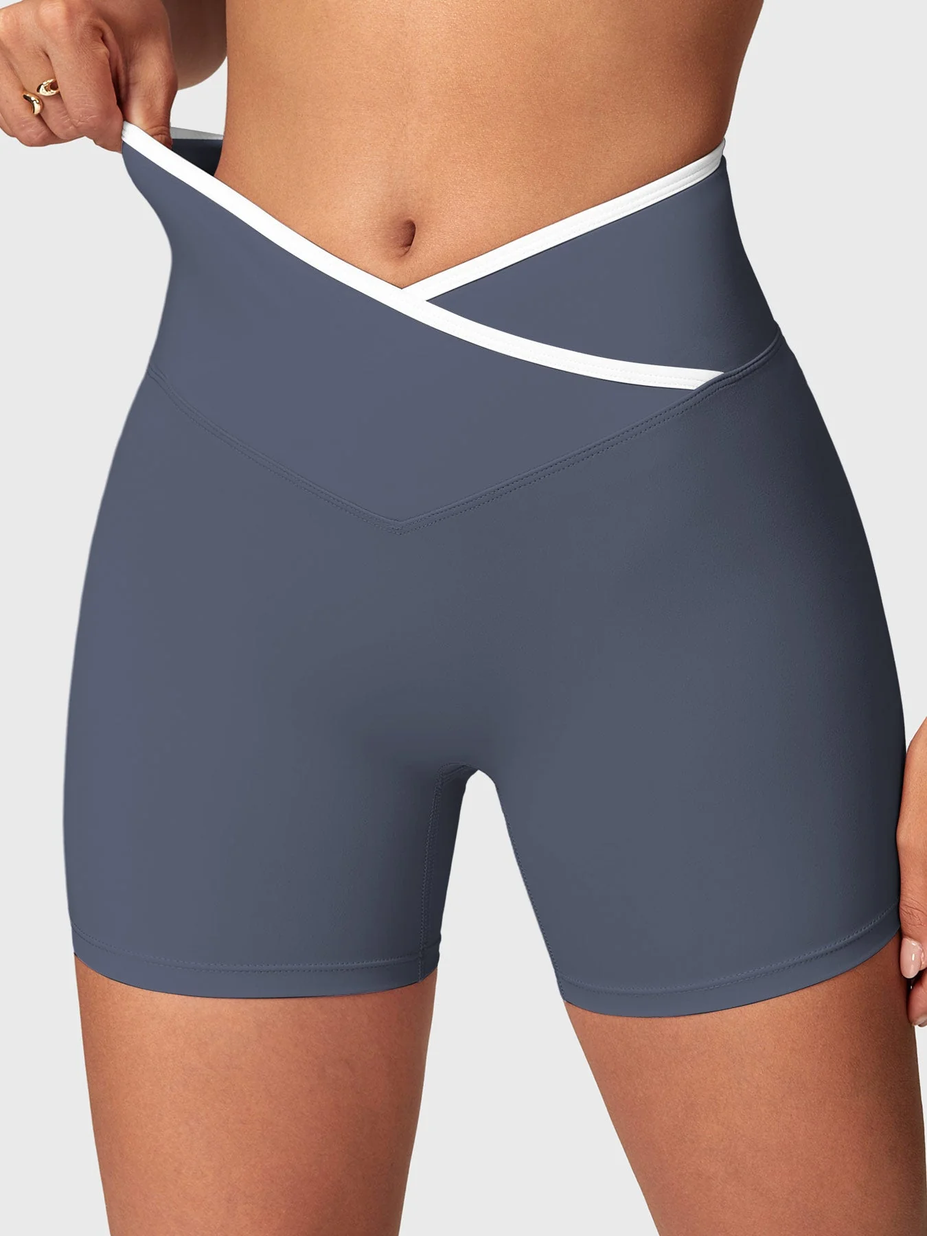 Yeoreo Alberta Contrast Trim Shorts - Image 7