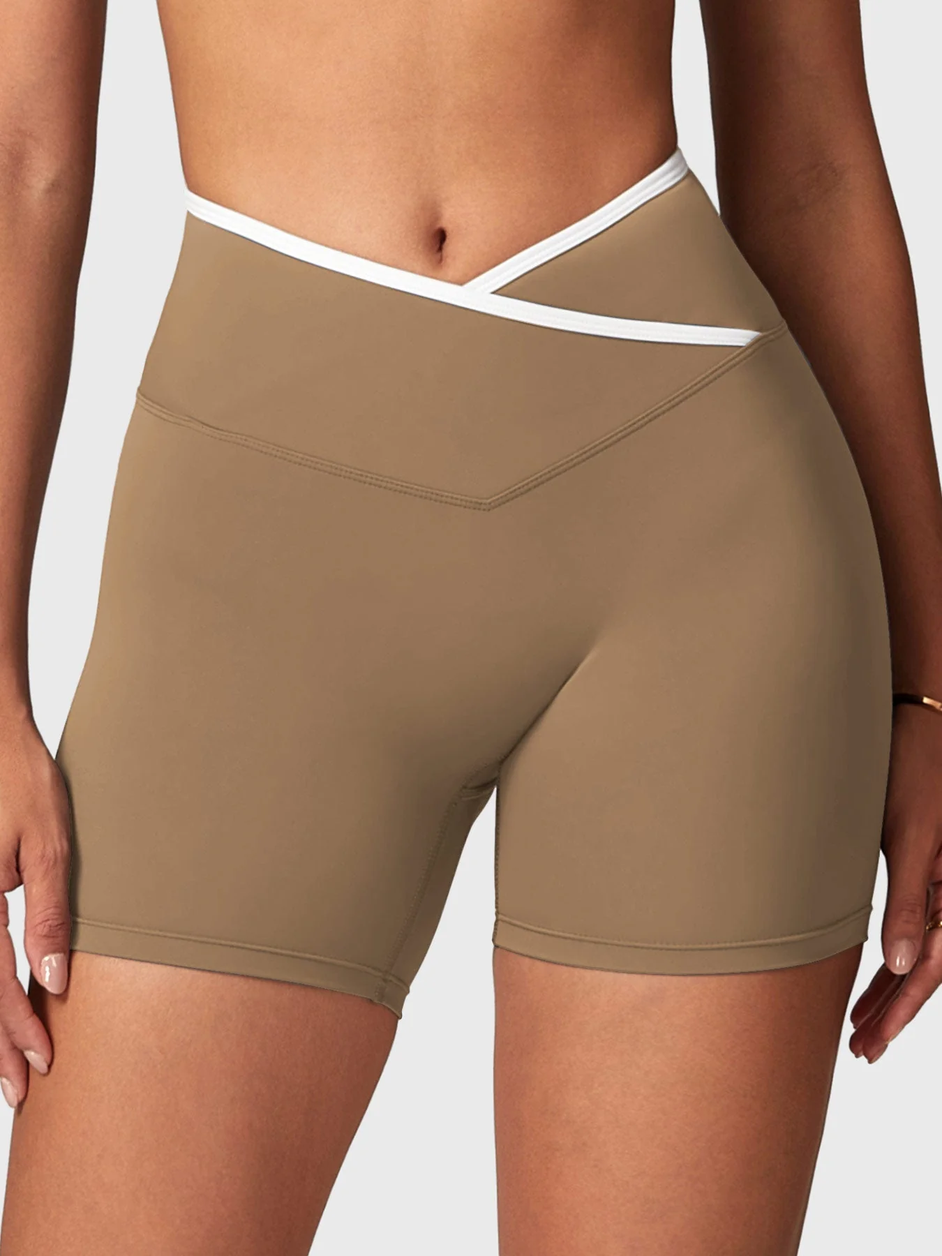 Yeoreo Alberta Contrast Trim Shorts - Image 9