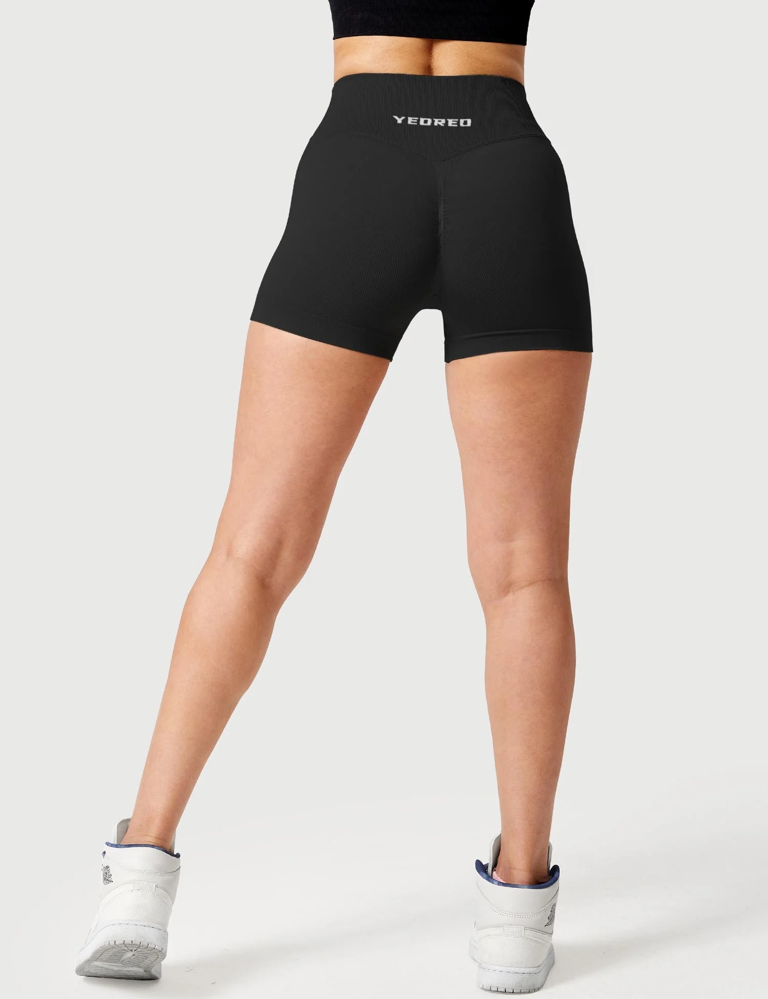 Yeoreo 3.6” Amplify V-Waistband Shorts - Image 5