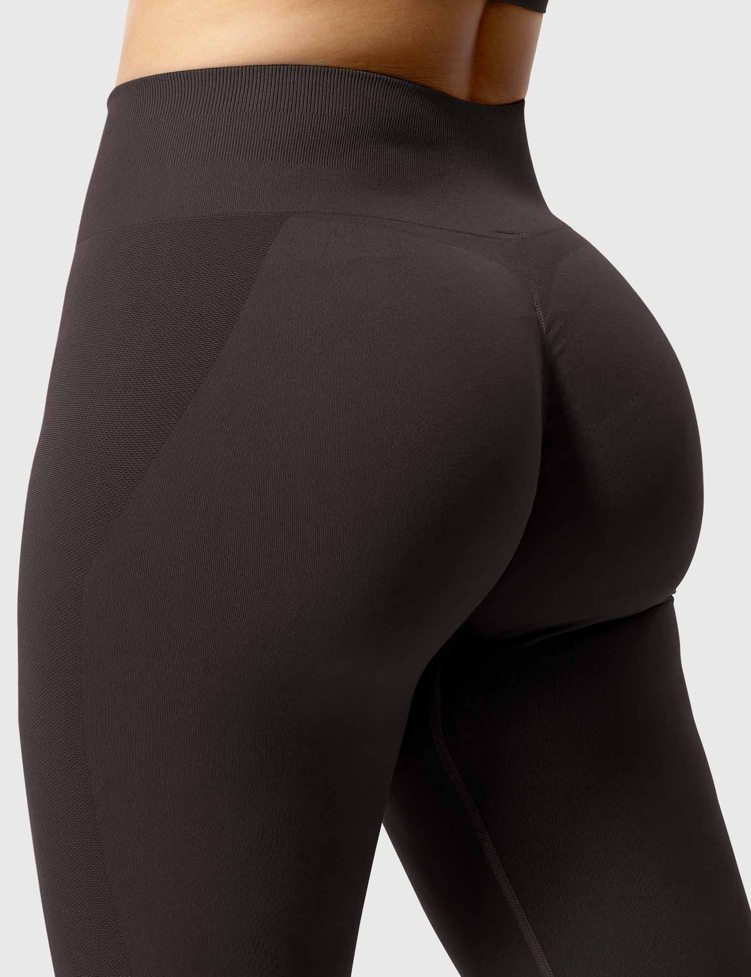 Yeoreo Amplify Seamless Leggings - Image 17