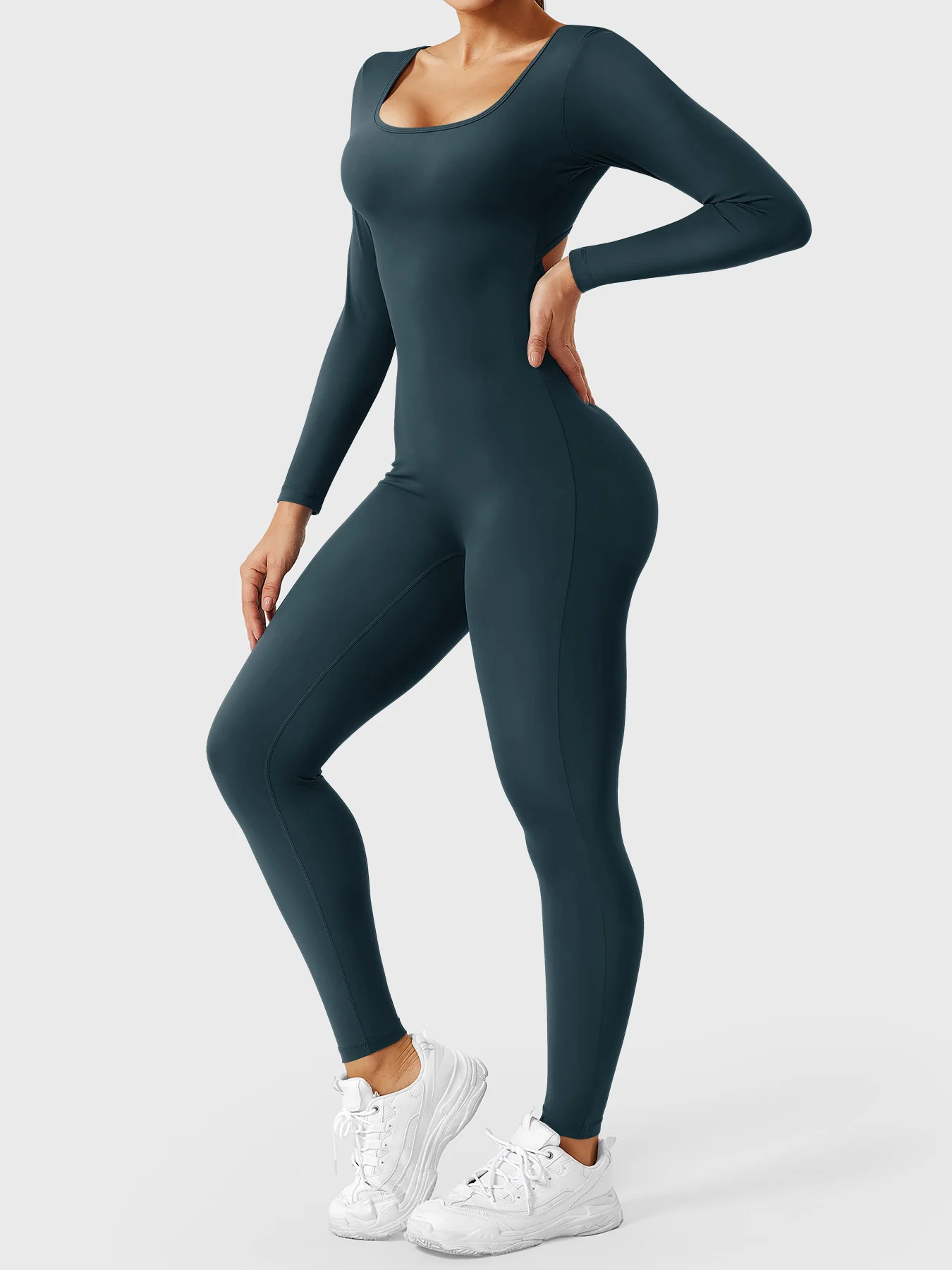 Yeoreo Lizvette V-Back Long Sleeves Jumpsuit - Image 33
