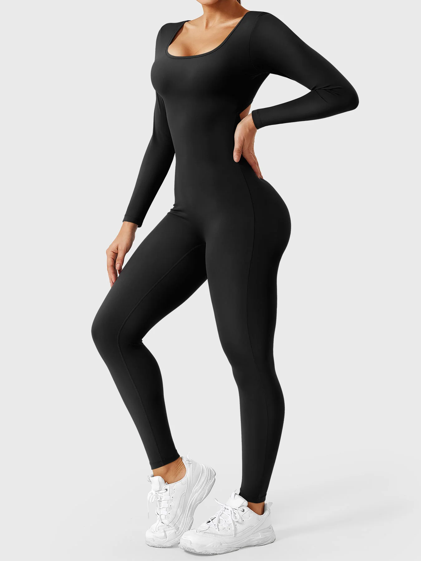 Yeoreo Lizvette V-Back Long Sleeves Jumpsuit - Image 9