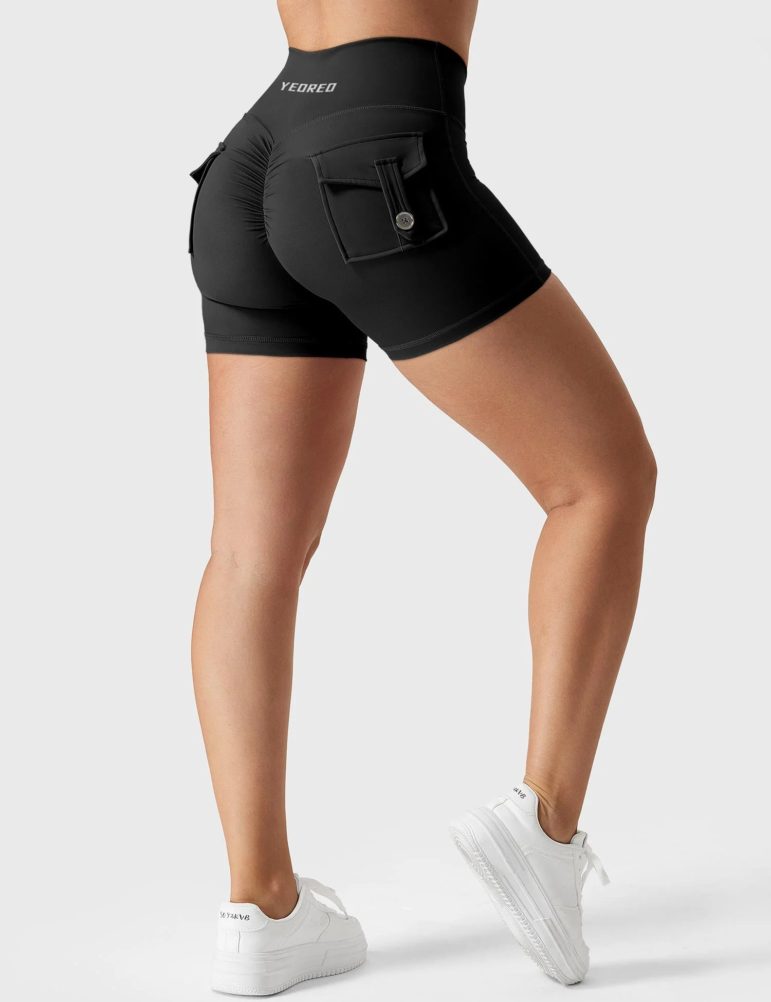 Yeoreo Charm CoreFlex™ V-Waistband 4.5" Shorts - Image 3