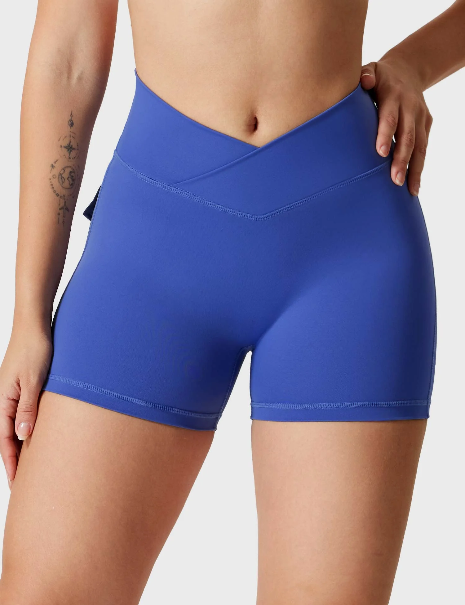 Yeoreo Charm CoreFlex™ V-Waistband 4.5" Shorts - Image 8