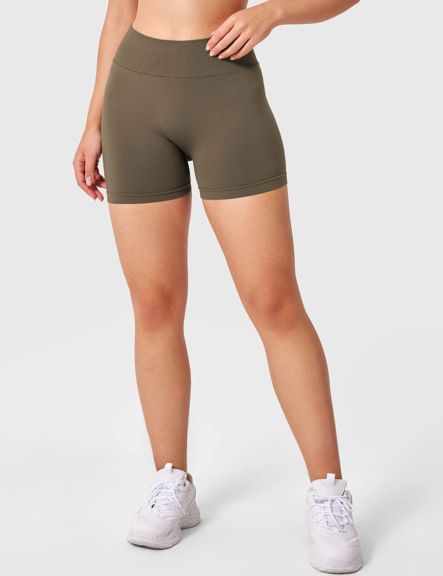 Yeoreo V Cross Liz Seamless Shorts 3.6" - Image 15