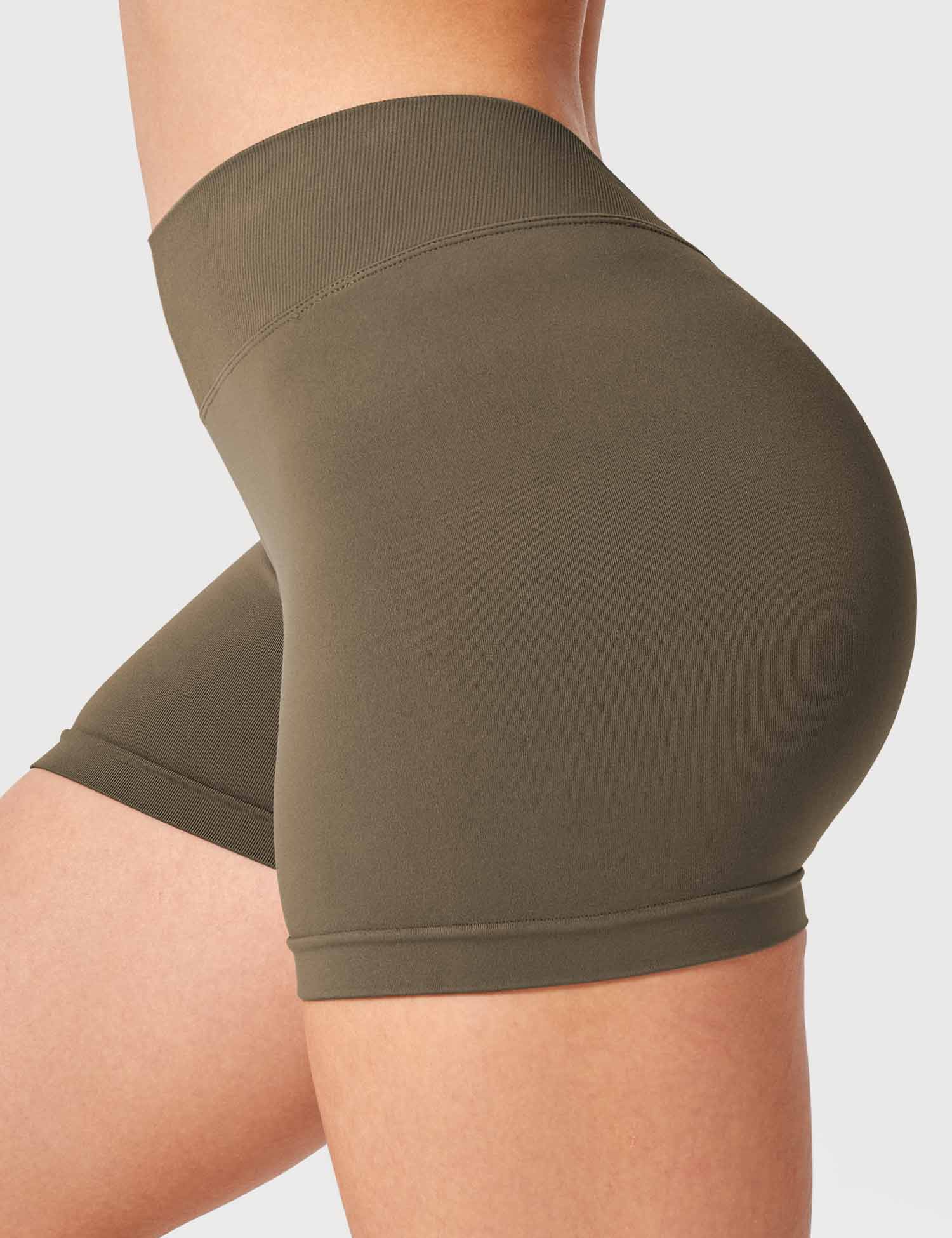 Yeoreo V Cross Liz Seamless Shorts 3.6" - Image 17