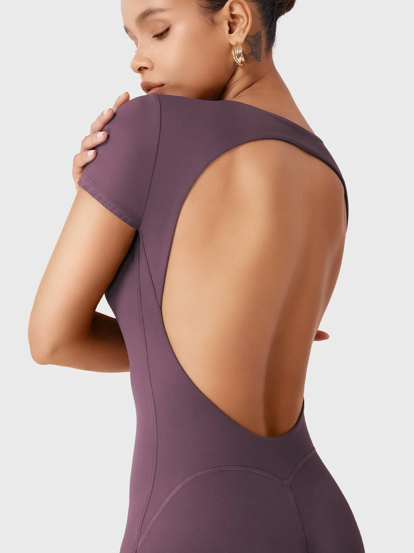 Yeoreo Xylia Open Back Romper - Image 5